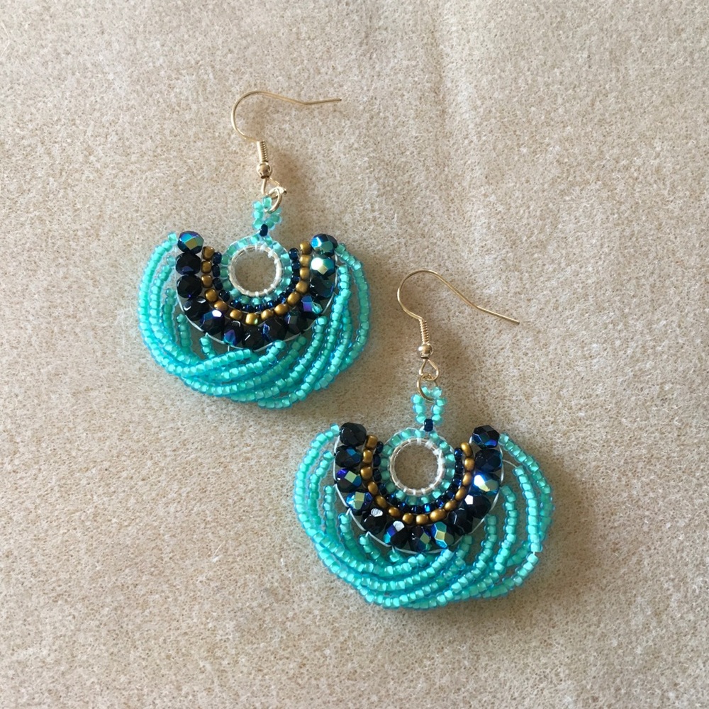 💼Hand Crafted Loopy Beaded Earrings💼